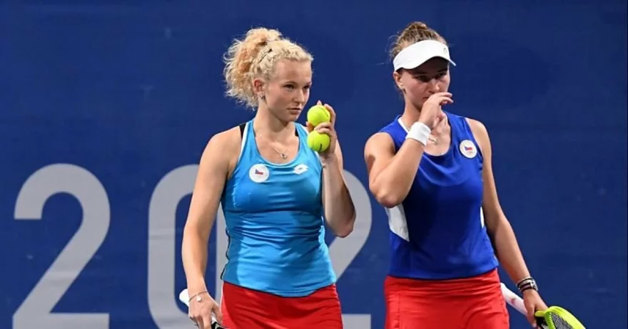 Krejčíková se Siniakovou jsou podruhé za sebou ve finále Australian Open