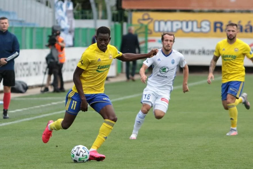 Zlínský záložník Youba Dramé