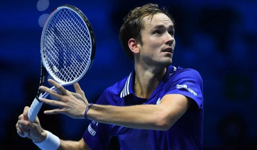 Medveděv odstartoval misi za obhajobou na Turnaji mistrů vítězně