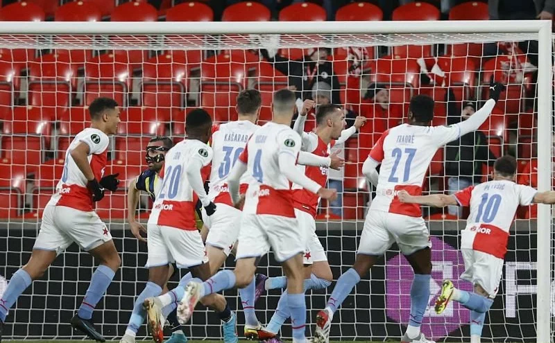 Slavia odcestovala do Lince pro postup do čtvrtfinále Konferenční ligy