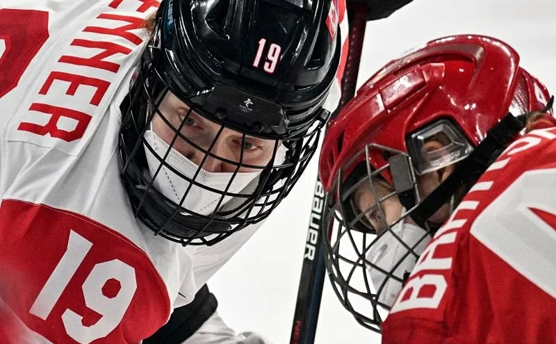 Nejzvláštnější zápas olympiády ? Hráčky odehrály duel v respirátorech