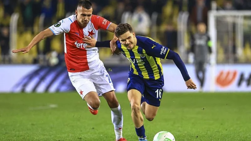 Slavii stačí k postupu remíza. Hrát na ni by se však nemuselo vyplatit