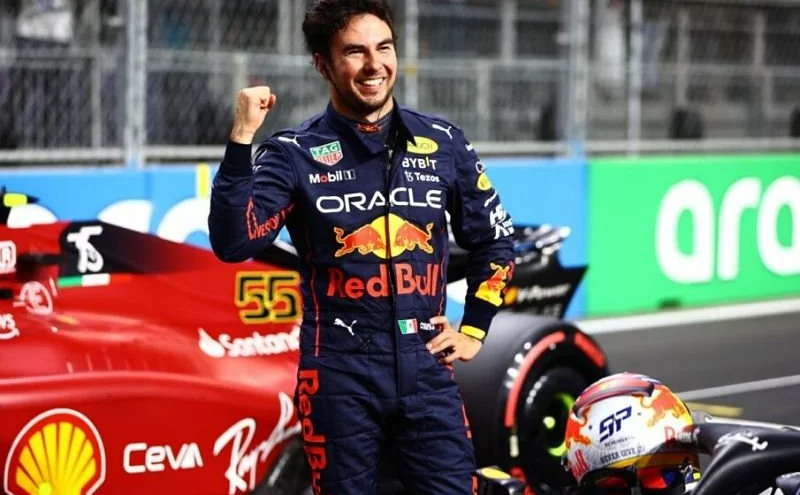 Bláznivou kvalifikaci na Velkou cenu Saúdské Arábie vyhrál Pérez